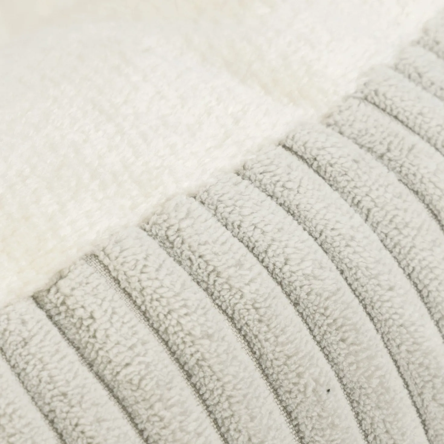 Coussin velours côtelé